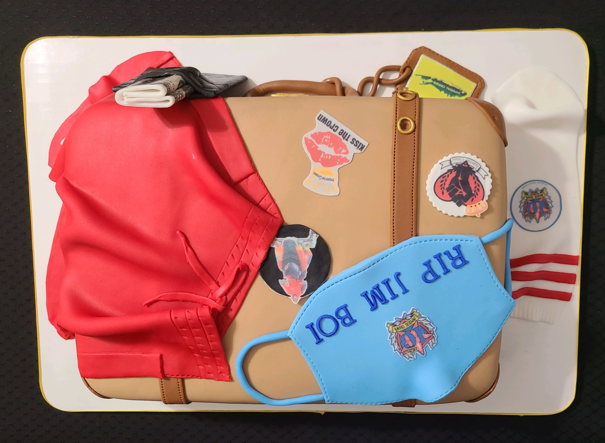 ImperialCrown – Travel Cake